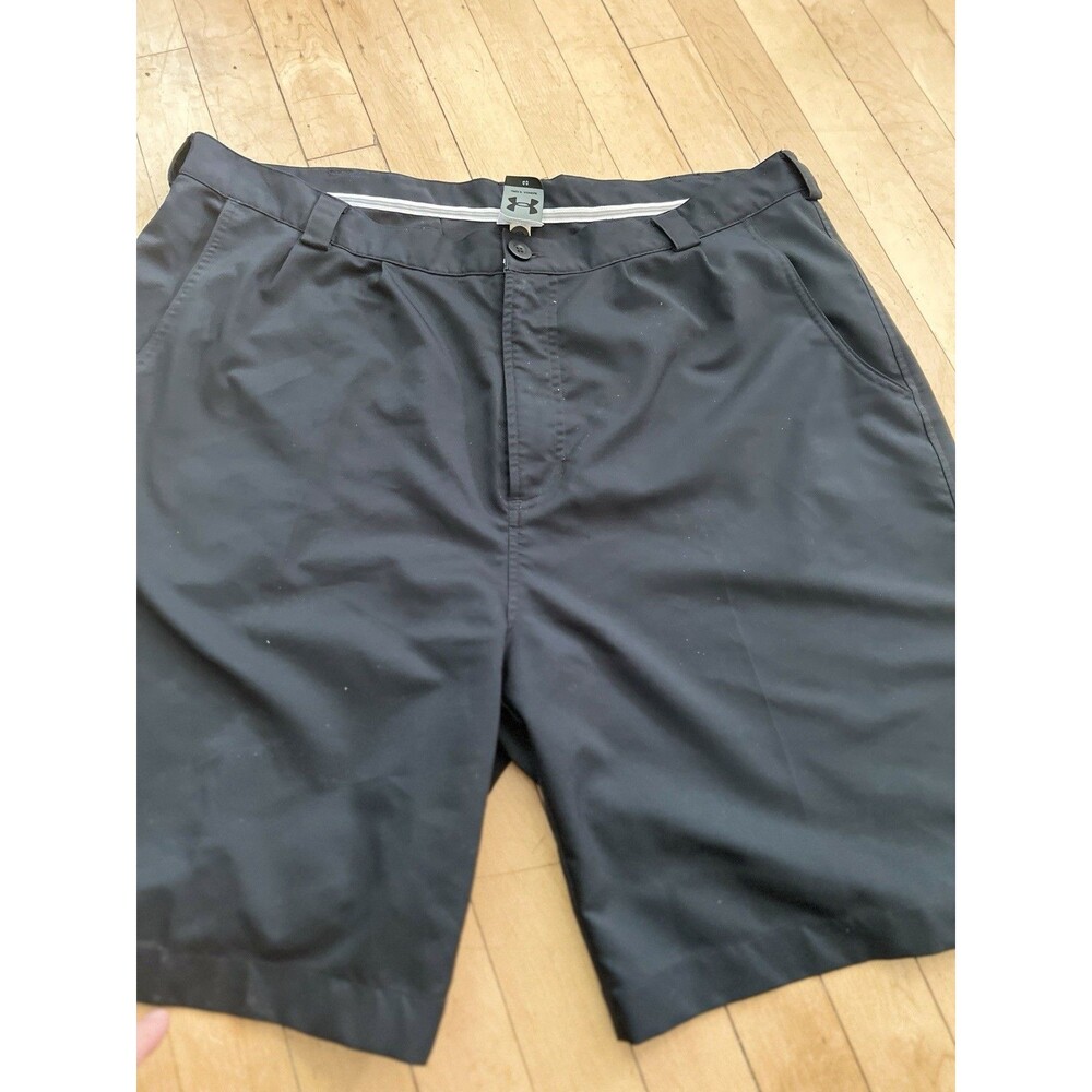 Under Armour Men's Light Weight Black Dress/Golf Shorts 40